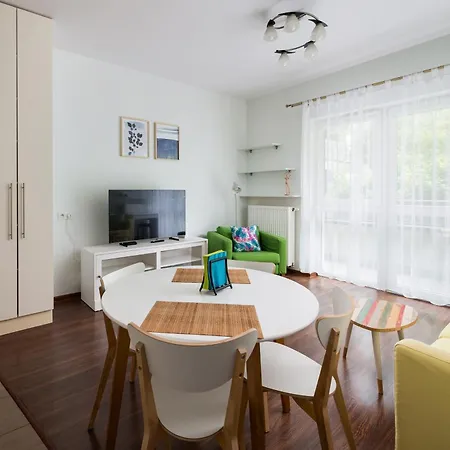 Aleja Krakowska Homely Apartment Warsaw Exterior photo