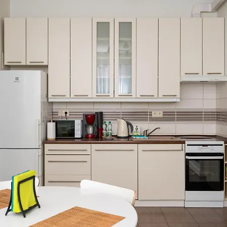 Aleja Krakowska Homely Apartment Warsaw Exterior photo