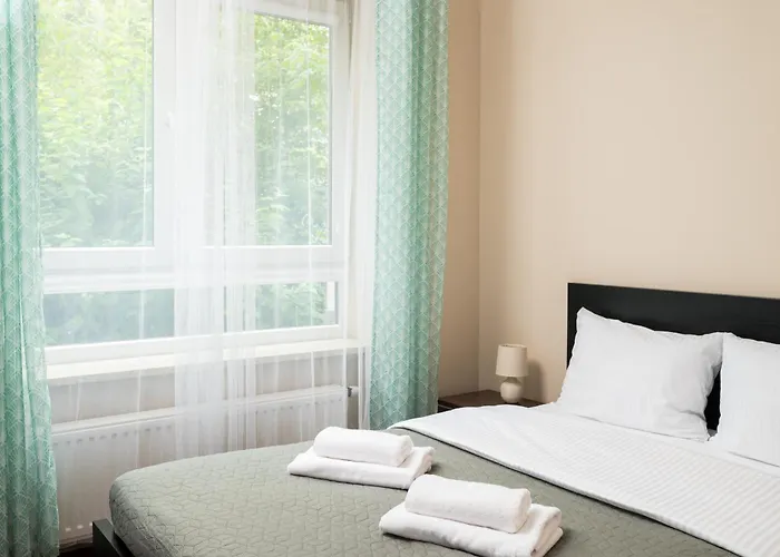 Aleja Krakowska Homely Apartment
