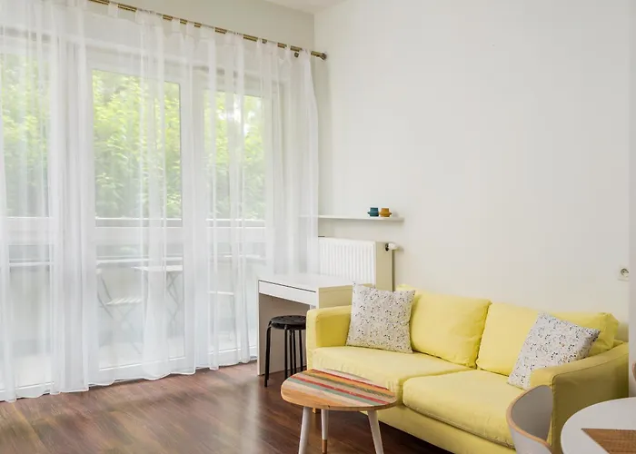 Aleja Krakowska Homely Apartment
